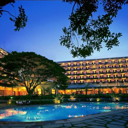 The Oberoi Bengaluru Hotel Exterior photo The Imperial Hotel