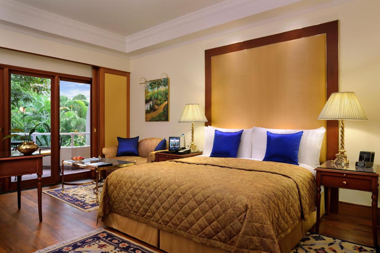 The Oberoi Bengaluru Hotel Exterior photo A room at the Taj Bengal