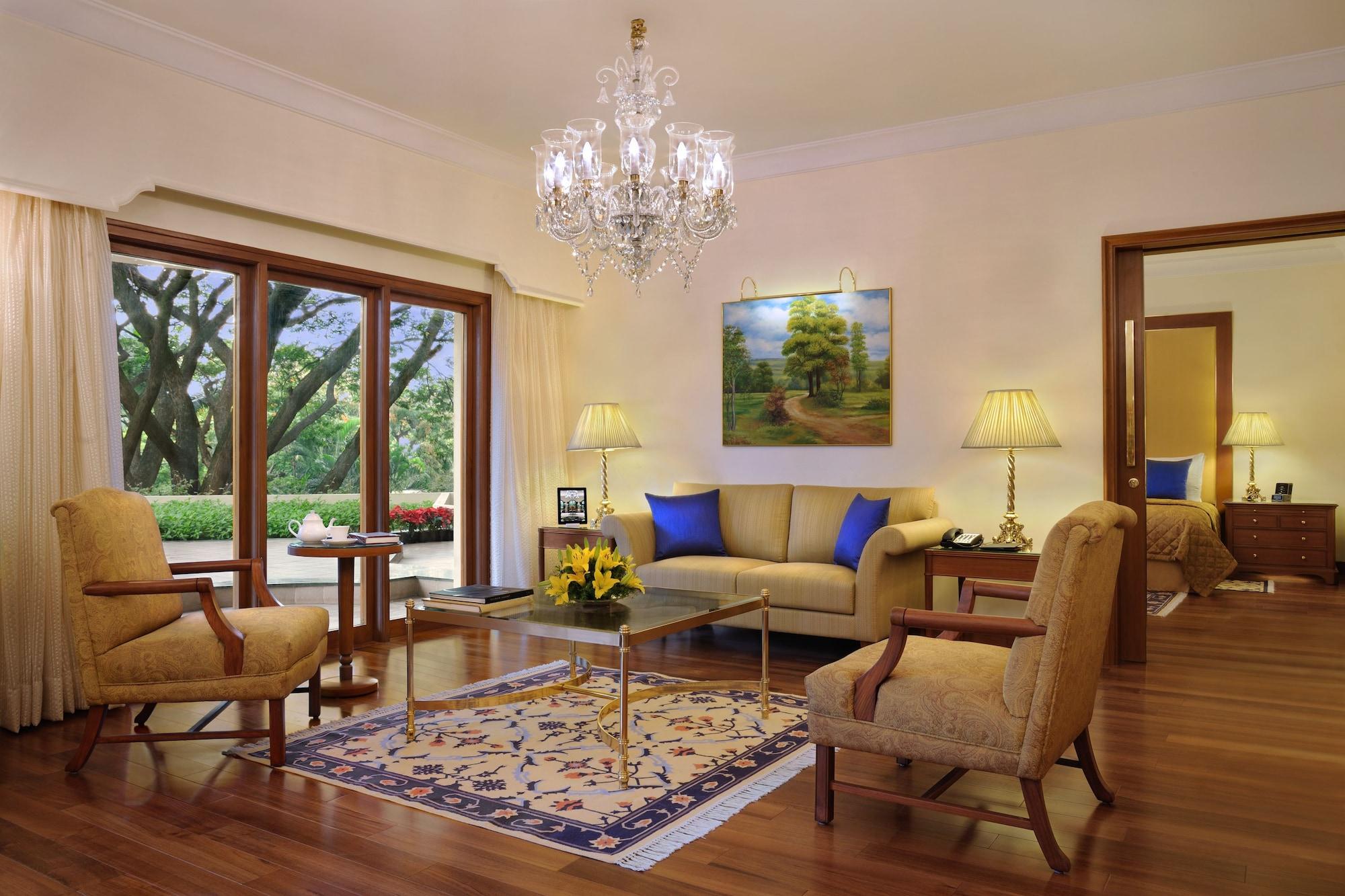 The Oberoi Bengaluru Hotel Exterior photo A living room in a suite at the Taj Mahal Palace, Mumbai