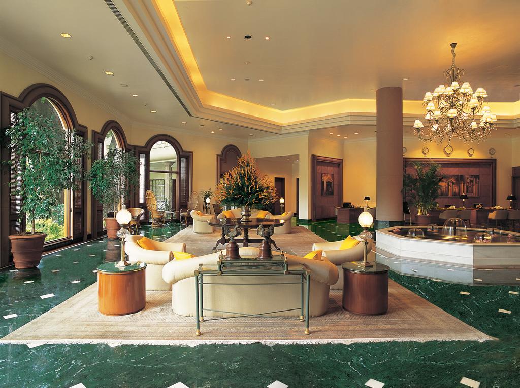 The Oberoi Bengaluru Hotel Exterior photo Lobby