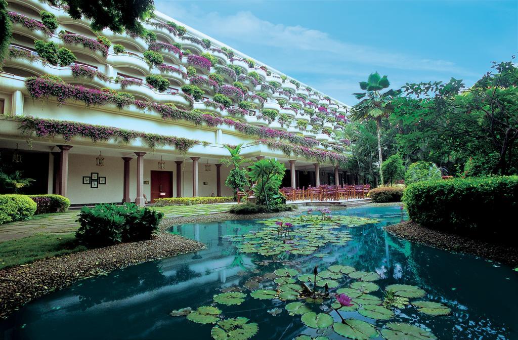 The Oberoi Bengaluru Hotel Exterior photo The Oberoi, Pondicherry